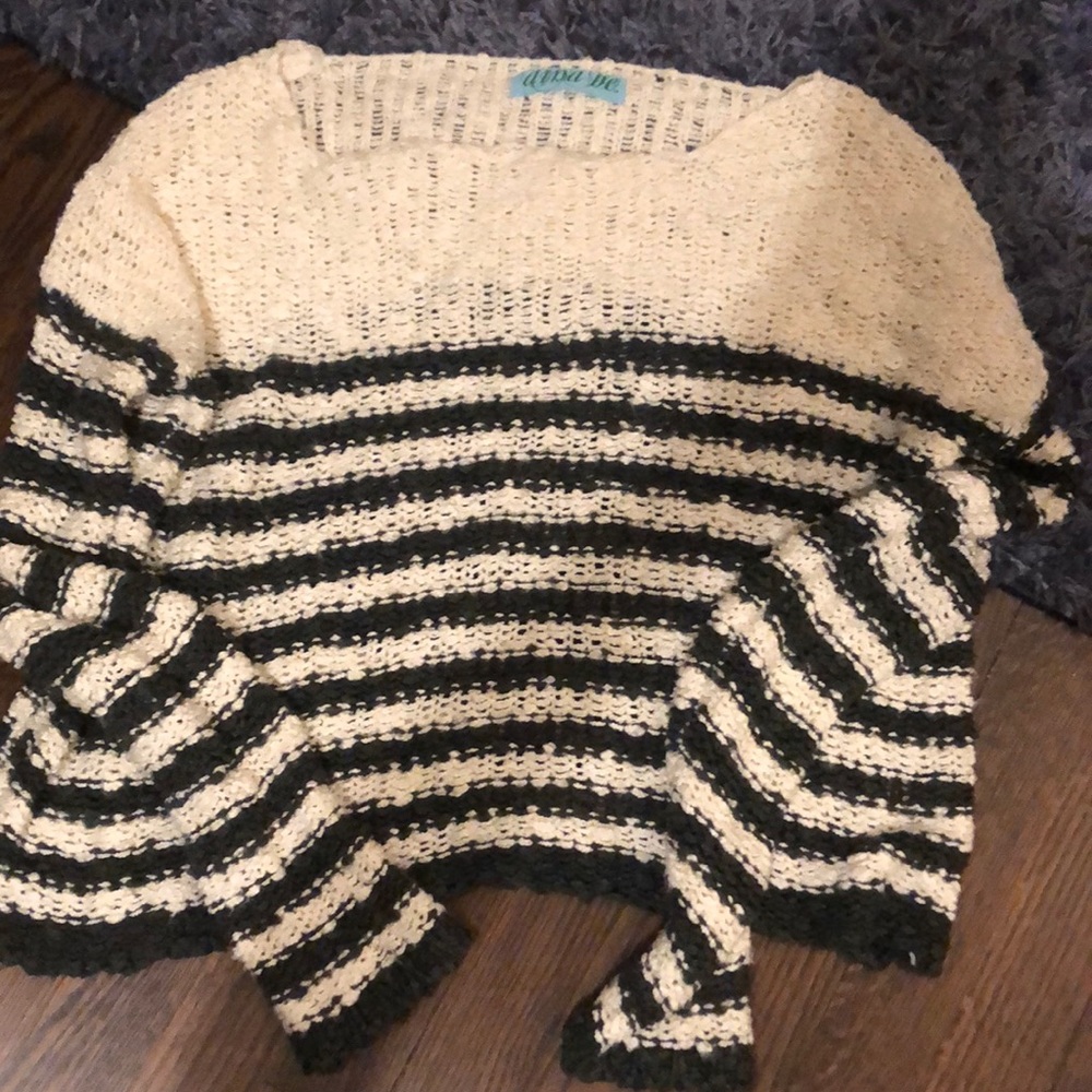 Sweater stripes dark olive green and beige!